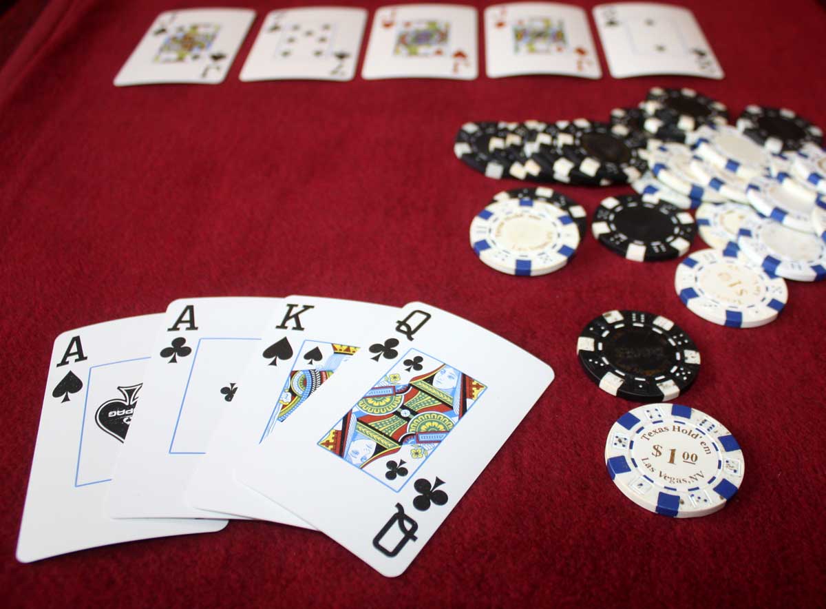 Các Biến Thể Phổ Biến của Omaha Poker